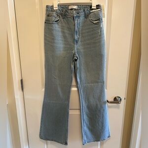 NWT Abercrombie & Fitch Vintage Flare High Rise - Curve Love - Size 31 or 12R